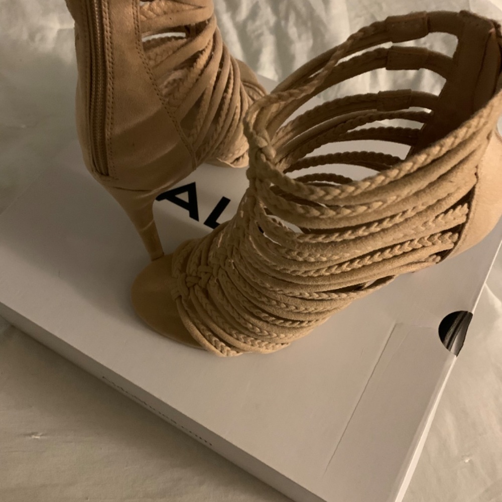 Heels - Picture 3 of 5